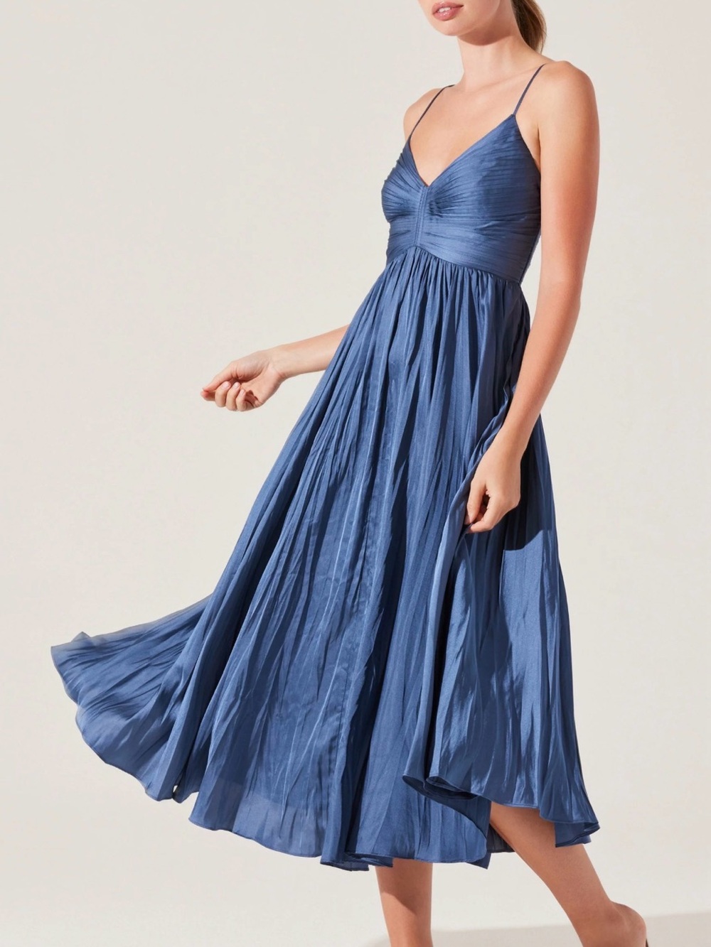 Astr Maeve Spaghetti-Strap Pleated Midi Dress - Picture 3 of 7